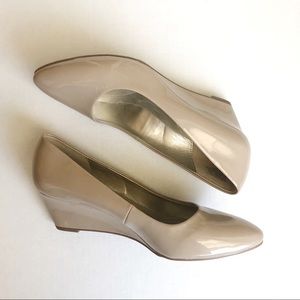 NWOT Bandolini Franci Nude Wedge Pump Size 9